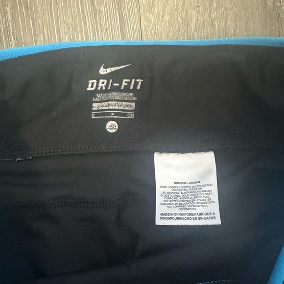 Nike Black and Blue Athletic Leggings size small - Picture 5 of 6